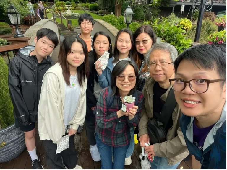 喜洋羊青少年小组合照
